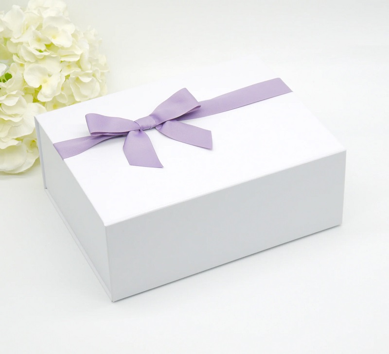 هاردباکس (Hardbox) نوعی بسته‌بندی برای حفاظت از محصولات حساس و آسیب‌پذیر است